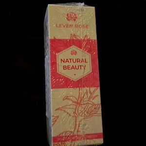 Leven Rose Natural Beauty